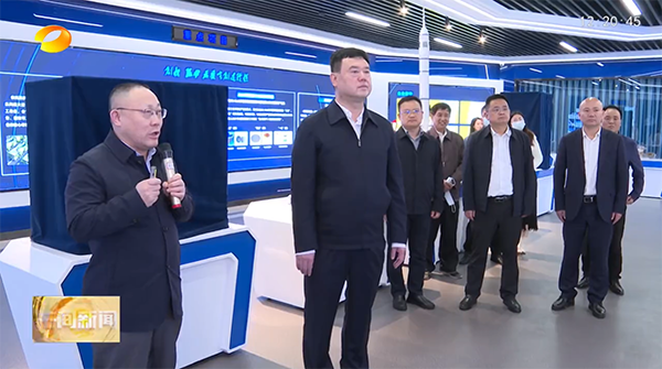 湖南省委政法委書(shū)記魏建鋒調(diào)研頂立科技 (2).png 湖南省委政法委書(shū)記魏建鋒調(diào)研頂立科技 (2).png