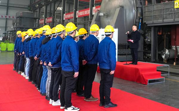 “雙子座”大型CC復(fù)合材料真空裂解系統(tǒng)成功下線-(3).jpg “雙子座”大型CC復(fù)合材料真空裂解系統(tǒng)成功下線-(3).jpg