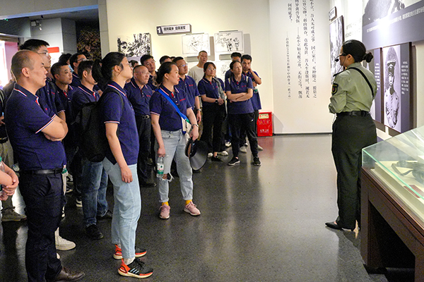 訪名人故里 悟湖湘文化——頂立科技開展主題活動 (5).JPG 訪名人故里 悟湖湘文化——頂立科技開展主題活動 (5).JPG